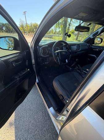 2017 Toyota Tacoma SR 4x4 Access Cab 127.4 in. WB Manual — photo 6