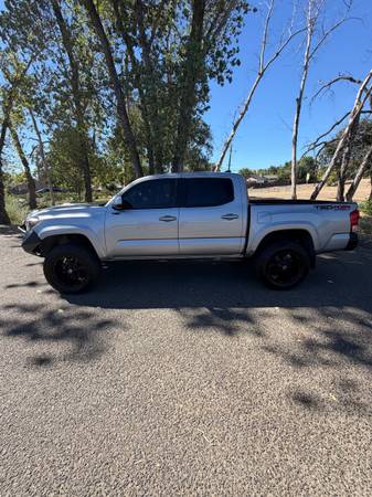 2017 Toyota Tacoma SR 4x4 Access Cab 127.4 in. WB Manual — photo 1