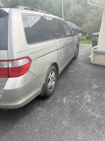2005 Honda Odyssey EX-L Passenger Van Automatic — photo 3