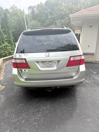 2005 Honda Odyssey EX-L Passenger Van Automatic — photo 2