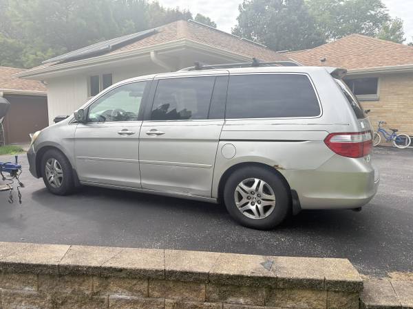 2005 Honda Odyssey EX-L Passenger Van Automatic — photo 4