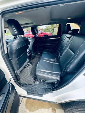 2019 Toyota Highlander SE — photo 9