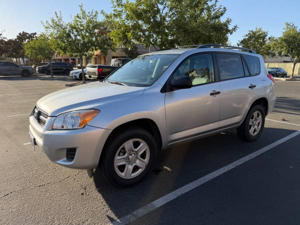 2010 Toyota Rav4 Base 4dr 4x4 Automatic — photo 1
