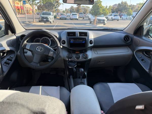 2010 Toyota Rav4 Base 4dr 4x4 Automatic — photo 8