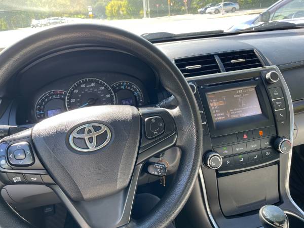 2015 Toyota Camry SE — photo 6