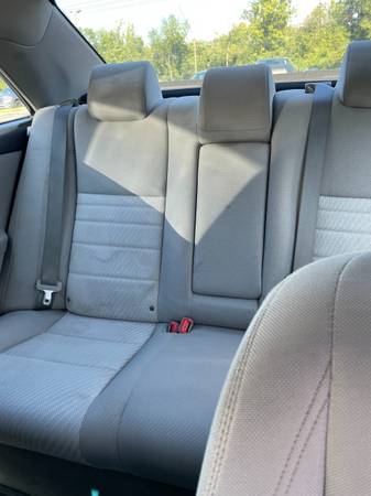 2015 Toyota Camry SE — photo 10