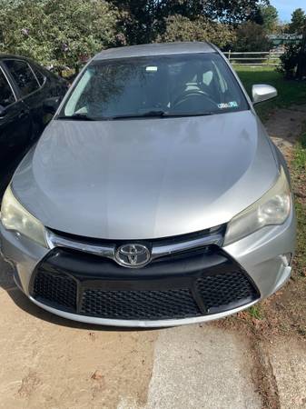 2015 Toyota Camry SE — photo 1