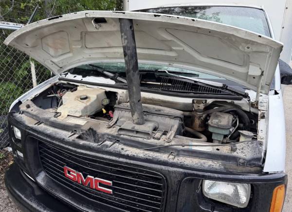 2000 GMC Savana RV G1500 Cargo Van Automatic — photo 7