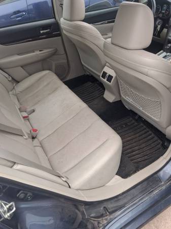 2014 Subaru Legacy 2.5i Limited 4dr All-wheel Drive Sedan CVT — photo 9