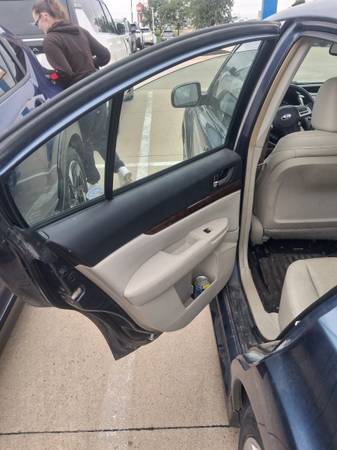 2014 Subaru Legacy 2.5i Limited 4dr All-wheel Drive Sedan CVT — photo 7