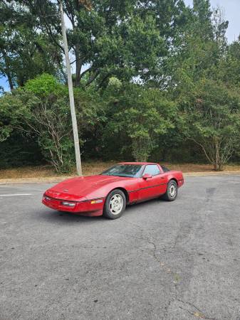 1984 Chevrolet Corvette Base 2dr Hatchback — photo 1