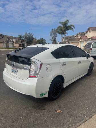 2013 Toyota Prius Two 5dr Hatchback CVT — photo 8
