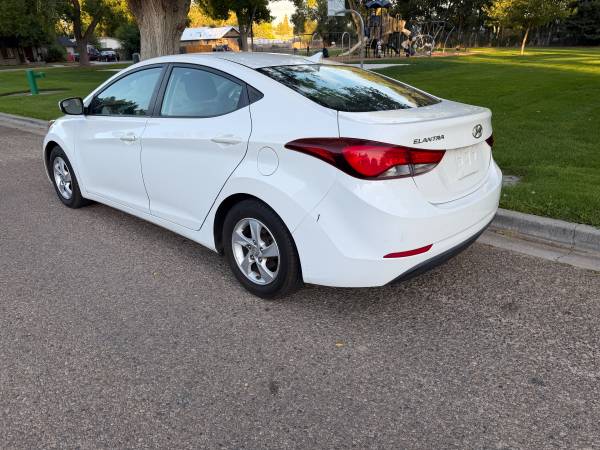 2014 Hyundai Elantra SE 4dr Sedan Automatic — photo 5