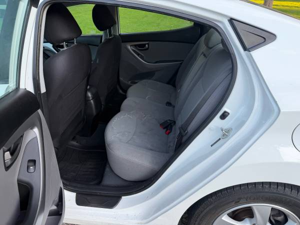 2014 Hyundai Elantra SE 4dr Sedan Automatic — photo 8