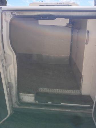 2017 Ford Transit 250 Base Medium Roof Cargo Van 129.9 in. WB Automatic — photo 8