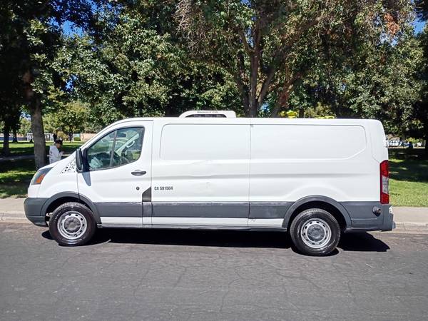 2017 Ford Transit 250 Base Medium Roof Cargo Van 129.9 in. WB Automatic — photo 4