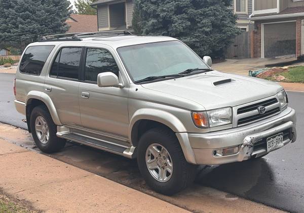 2000 Toyota 4runner SR5 V6 4dr 4x2 Automatic — photo 1