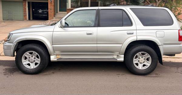 2000 Toyota 4runner SR5 V6 4dr 4x2 Automatic — photo 4
