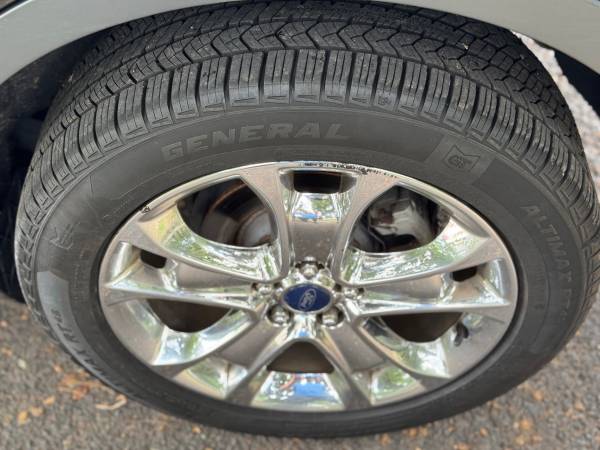 2015 Ford Escape SE 4dr 4x4 Automatic — photo 6