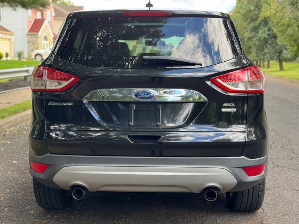 2015 Ford Escape SE 4dr 4x4 Automatic — photo 5
