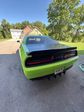 2015 Dodge Challenger SXT Plus or R/T Plus Rear-wheel Drive Coupe Automatic — photo 4