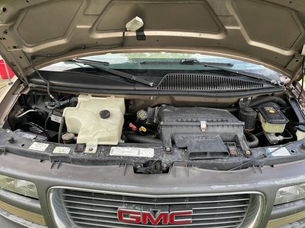 1998 GMC Savana G15 — photo 9