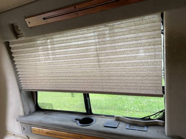 1998 GMC Savana G15 — photo 7