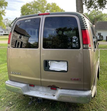1998 GMC Savana G15 — photo 2