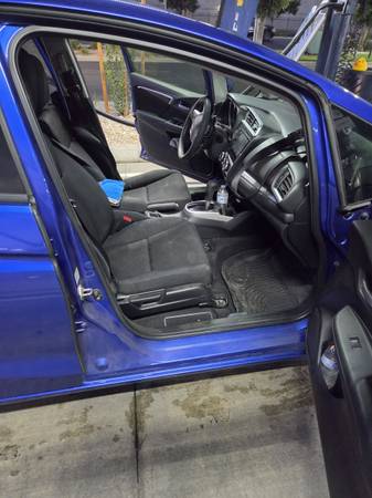 2015 Honda FIT EX 4dr Hatchback CVT — photo 1