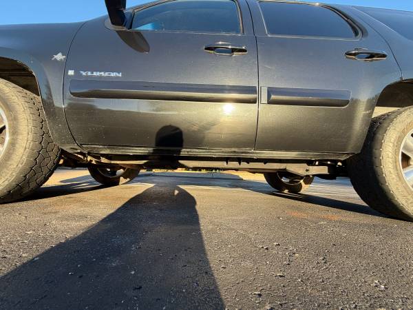 2008 GMC Yukon SLE 4x4 Automatic — photo 5