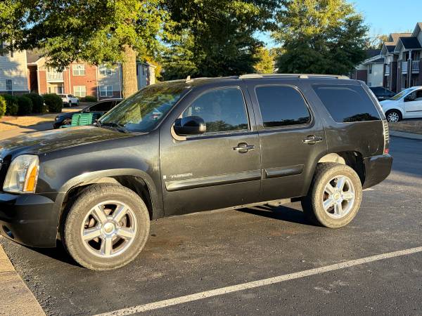 2008 GMC Yukon SLE 4x4 Automatic — photo 3