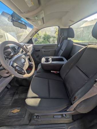 2013 Chevrolet Suburban 2500 LT 4x4 Automatic — photo 8