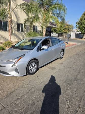 2017 Toyota Prius One 5dr Hatchback CVT — photo 1