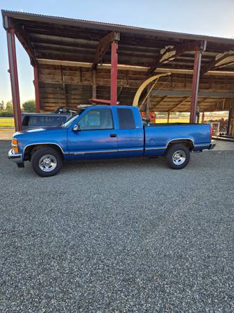 1997 Chevrolet C-K 1500 Series C1500 2dr WT Standard Cab LB — photo 1