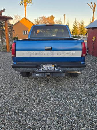 1997 Chevrolet C-K 1500 Series C1500 2dr WT Standard Cab LB — photo 3