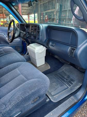 1997 Chevrolet C-K 1500 Series C1500 2dr WT Standard Cab LB — photo 4