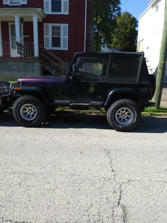 1987 Jeep Wrangler Sport 2dr 4WD SUV — photo 3