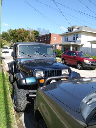 1987 Jeep Wrangler Sport 2dr 4WD SUV — photo 4