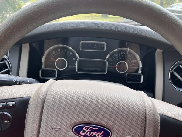 2007 Ford Expedition XLT 4dr 4x2 Automatic — photo 8