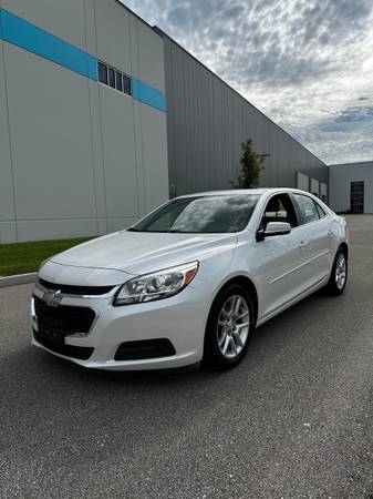 2015 Chevrolet Malibu 1LT — photo 2