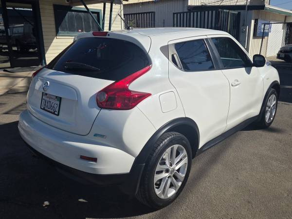 2013 Nissan Juke S — photo 10