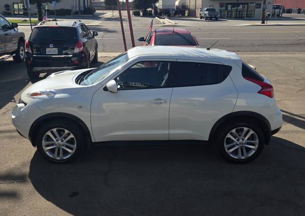 2013 Nissan Juke S — photo 2