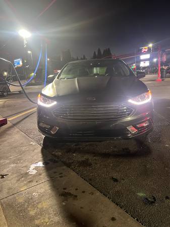 2017 Ford Fusion SE — photo 2