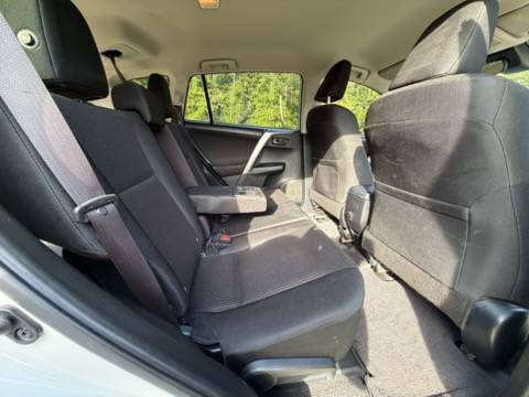 2018 Toyota Rav4 LE 4dr Front-wheel Drive Automatic — photo 9