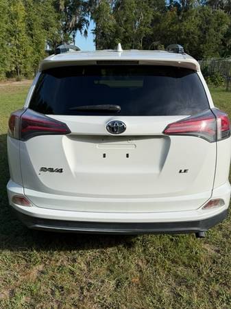 2018 Toyota Rav4 LE 4dr Front-wheel Drive Automatic — photo 5