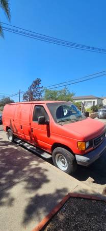 2007 Ford E 250 Commercial Cargo Van Automatic — photo 2