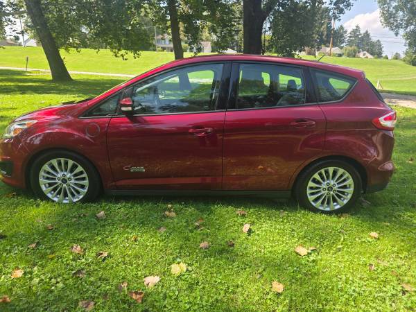 2017 Ford C MAX Hybrid SE 4dr Hatchback CVT — photo 1