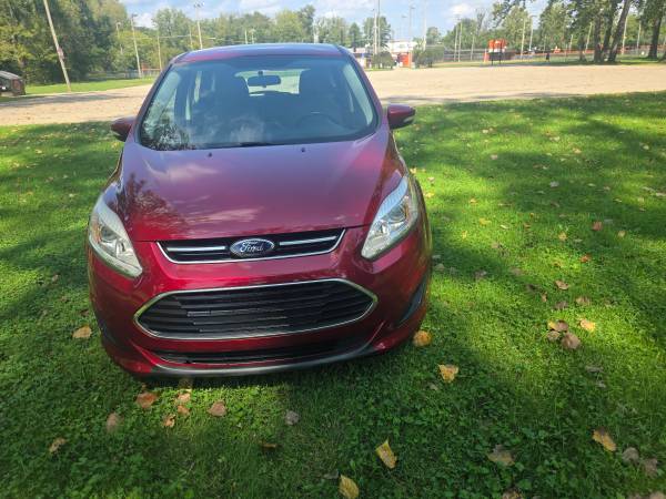 2017 Ford C MAX Hybrid SE 4dr Hatchback CVT — photo 4