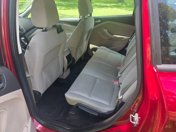 2017 Ford C MAX Hybrid SE 4dr Hatchback CVT — photo 9