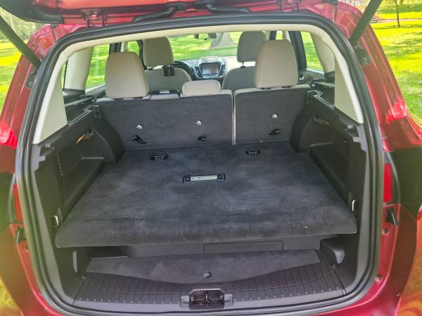 2017 Ford C MAX Hybrid SE 4dr Hatchback CVT — photo 10
